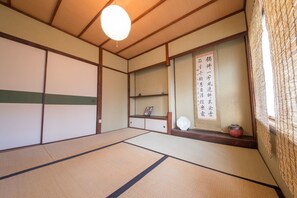2 Bedrooms House | 2 bedrooms, down comforters, desk, free WiFi - Kyo Machiya Nijo (Kyoto)