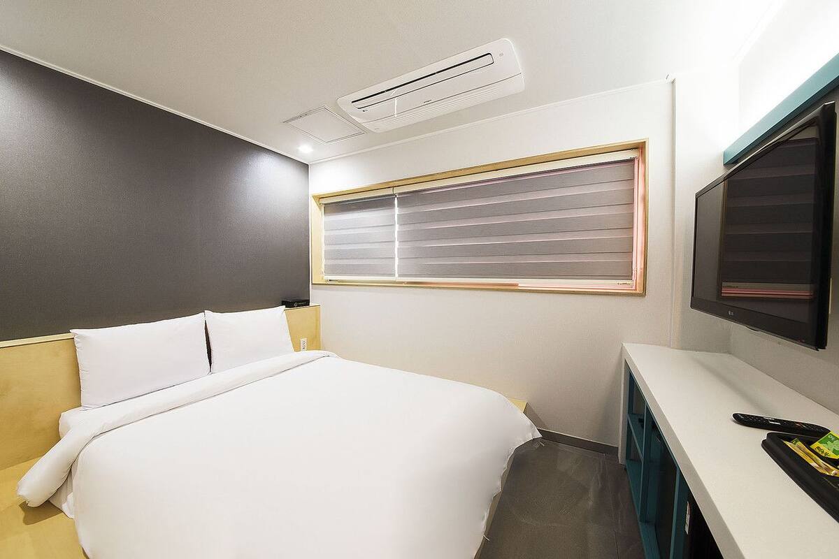Economy Double Room | WiFi (free)