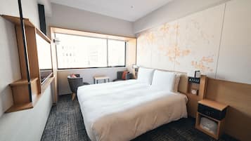 Down duvets, in-room safe, desk, blackout curtains