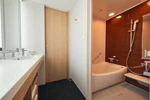 Superior Twin Room, Non Smoking | Down comforters, in-room safe, desk, blackout drapes - Richmond Hotel Premier Kyoto Ekimae (Kyoto)