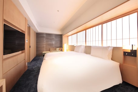 Down comforters, in-room safe, desk, blackout drapes. Richmond Hotel Premier Kyoto Ekimae