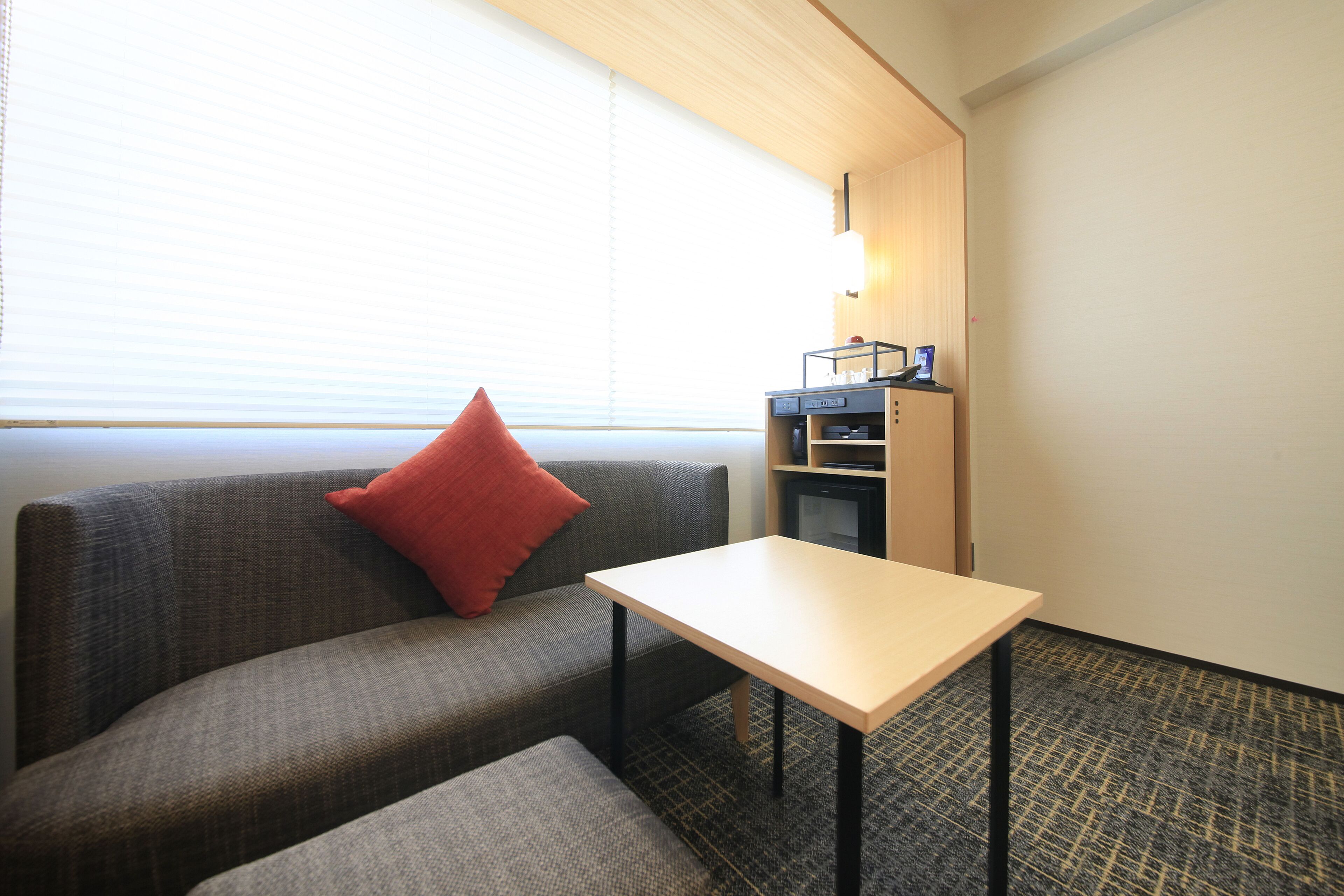 1 bedroom, down duvets, in-room safe, desk