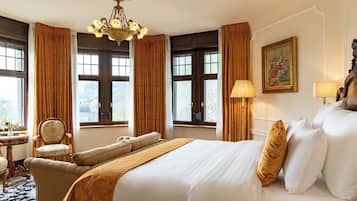 Junior Suite, 1 Bedroom | 1 bedroom, premium bedding, in-room safe, individually decorated