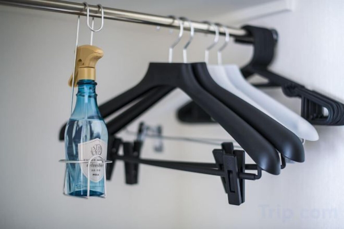 Gratis toiletartikelen, een haardroger, pantoffels