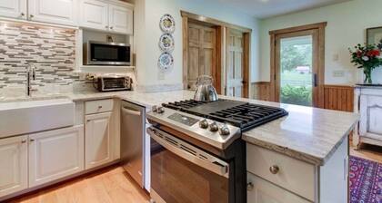 Amazing Riverside Home on the Jackson River just 10 minutes from Warm Springs!