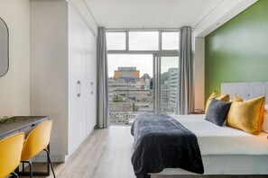 1 Schlafzimmer, Zimmersafe, Schreibtisch, schallisolierte Zimmer