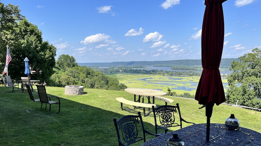 Eagle View Motel & Retreat