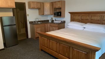 Habitación ejecutiva, 1 cama King size y sofá cama, vista al río | Ropa de cama de alta calidad y decoración personalizada