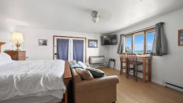 Executive-Zimmer, 1 King-Bett und Schlafsofa, Flussblick | Hochwertige Bettwaren, individuell dekoriert, individuell eingerichtet