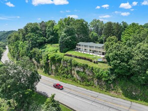 Exterior - Eagle View Motel & Retreat (Guttenberg)