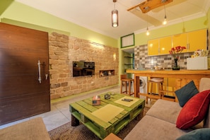 Apartment 2 | Living area | 42-inch Smart TV with satellite channels, TV, Netflix