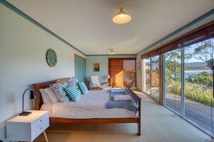 House, 4 Bedrooms | 4 bedrooms, iron/ironing board, free WiFi, bed sheets