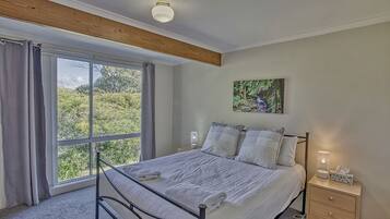 House, 3 Bedrooms | 3 bedrooms, iron/ironing board, free WiFi, bed sheets