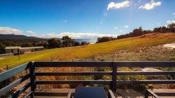 Rumah, 3 kamar tidur | Balkon