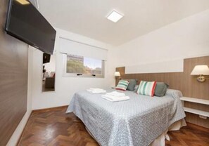 Iron/ironing board, free WiFi, bed sheets - 27 de Abril Apartment 25W (Córdoba)