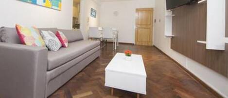 Apartemen, pemandangan kota | Area keluarga | TV layar datar