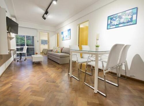 27 de Abril Apartment 25W