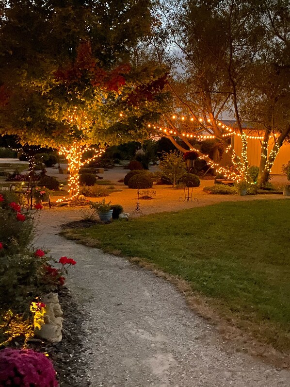 Property grounds - Campsite in the Beautiful Missouri Countryside (Jamestown)