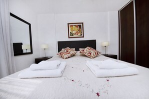 Departamento | Tabla de planchar con plancha, wifi gratis y ropa de cama 