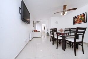 Living area - Bvd. Illia Apartment AN4 (Córdoba)