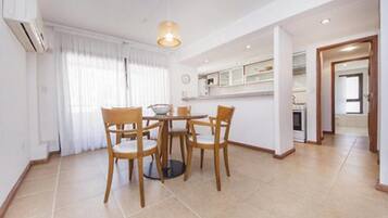 Căn hộ Superior | Khu vực ăn uống tại phòng