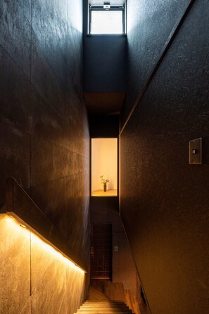 트래디셔널 하우스 (Private Vacation Home) | 거실 공간 | 평면 TV