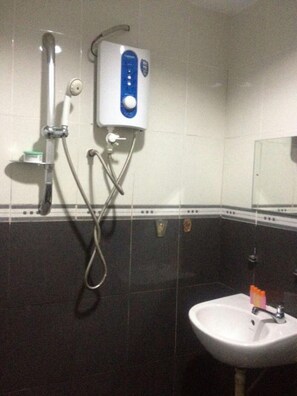 Shower, soap, shampoo, toilet paper - The Cabin Langkawi (Langkawi)