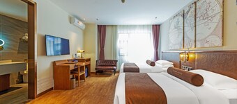 James Joyce Coffetel Xi'an Huaqingchi