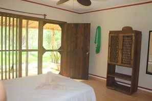 Ropa de cama hipoalergénica, cortinas blackout y wifi gratis 