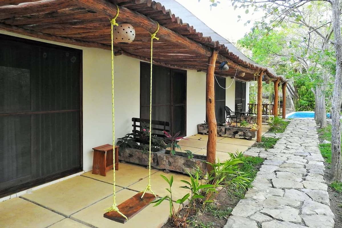 Traditional Cabin, Garden View | Hypo-allergenic bedding available, blackout drapes, WiFi (free)
