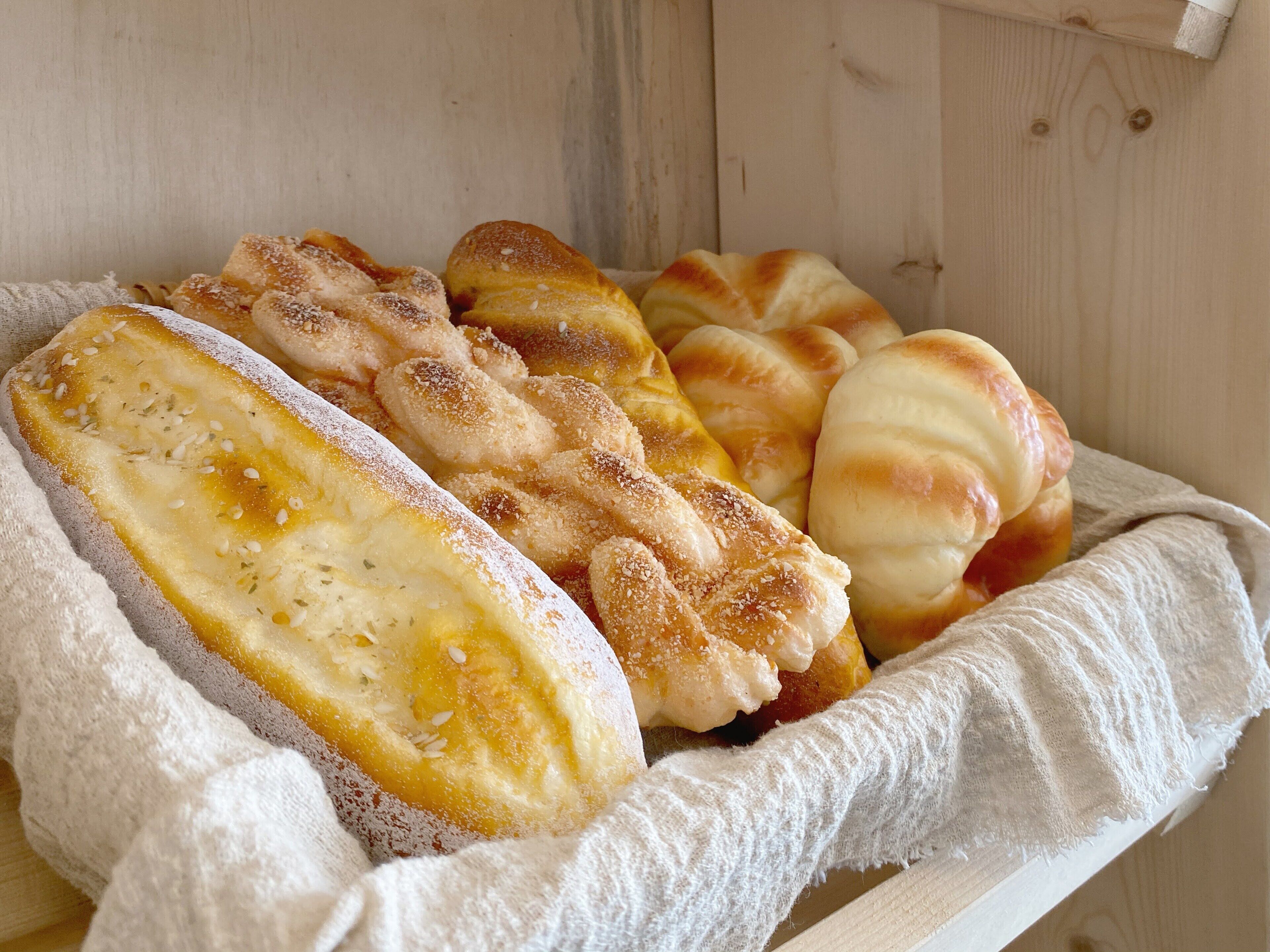 the bakery room | individually decorated, individually furnished, desk, laptop workspace