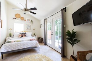 1 bedroom, desk, iron/ironing board, free WiFi