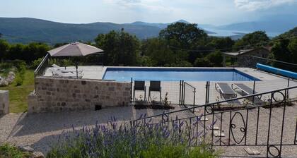 Spacious and renovated stone house with swimming pool and stunning view