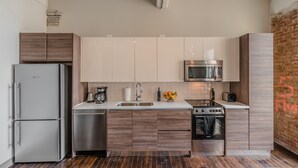 Coffee/tea maker, fridge, microwave, oven - Regal Stays Corporate Condos - Downtown (Dallas)