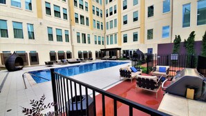 BBQ/picnic area - Regal Stays Corporate Condos - Downtown (Dallas)