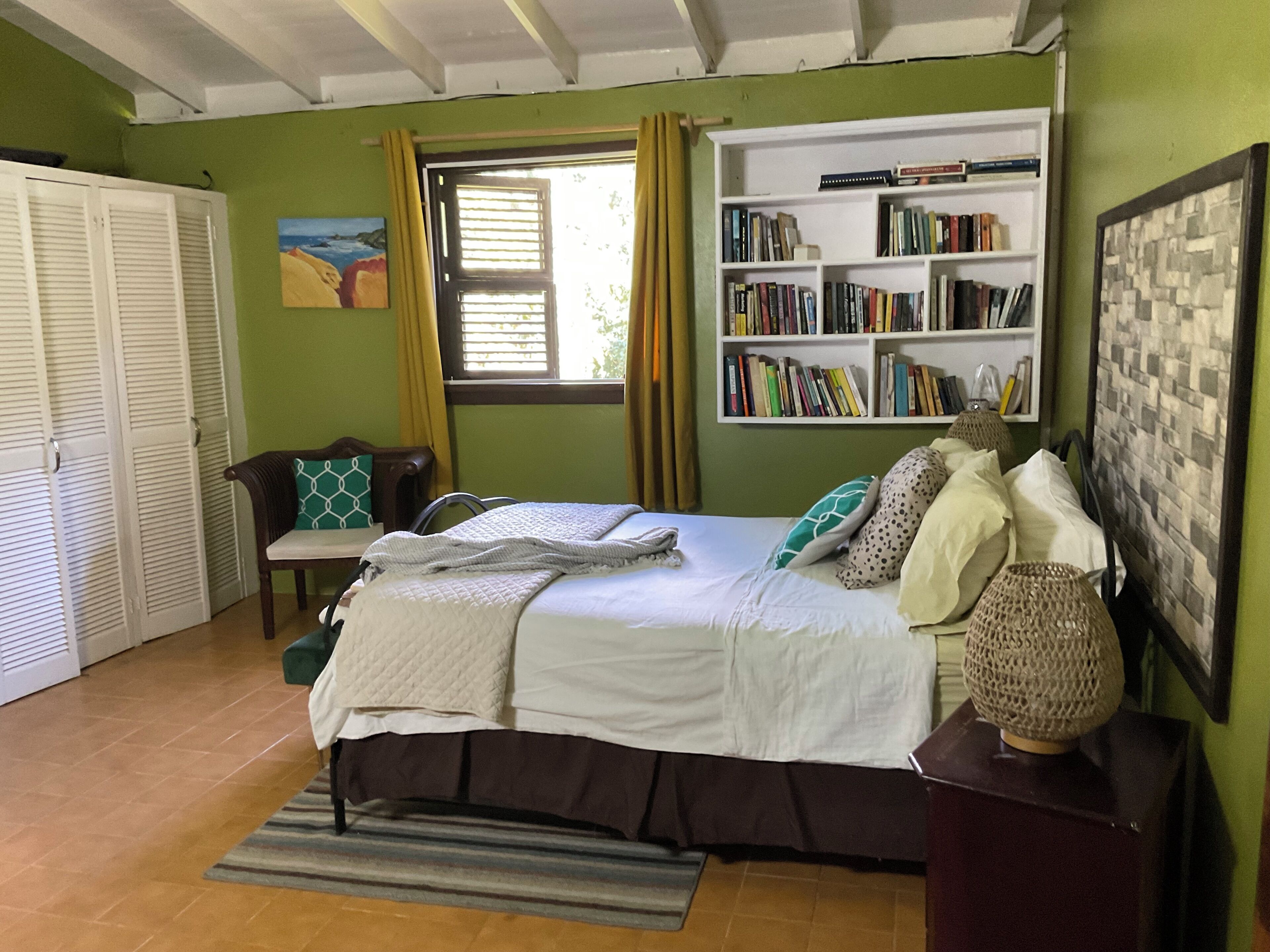 3 多间卧室、熨斗/熨衣板、WiFi、床单