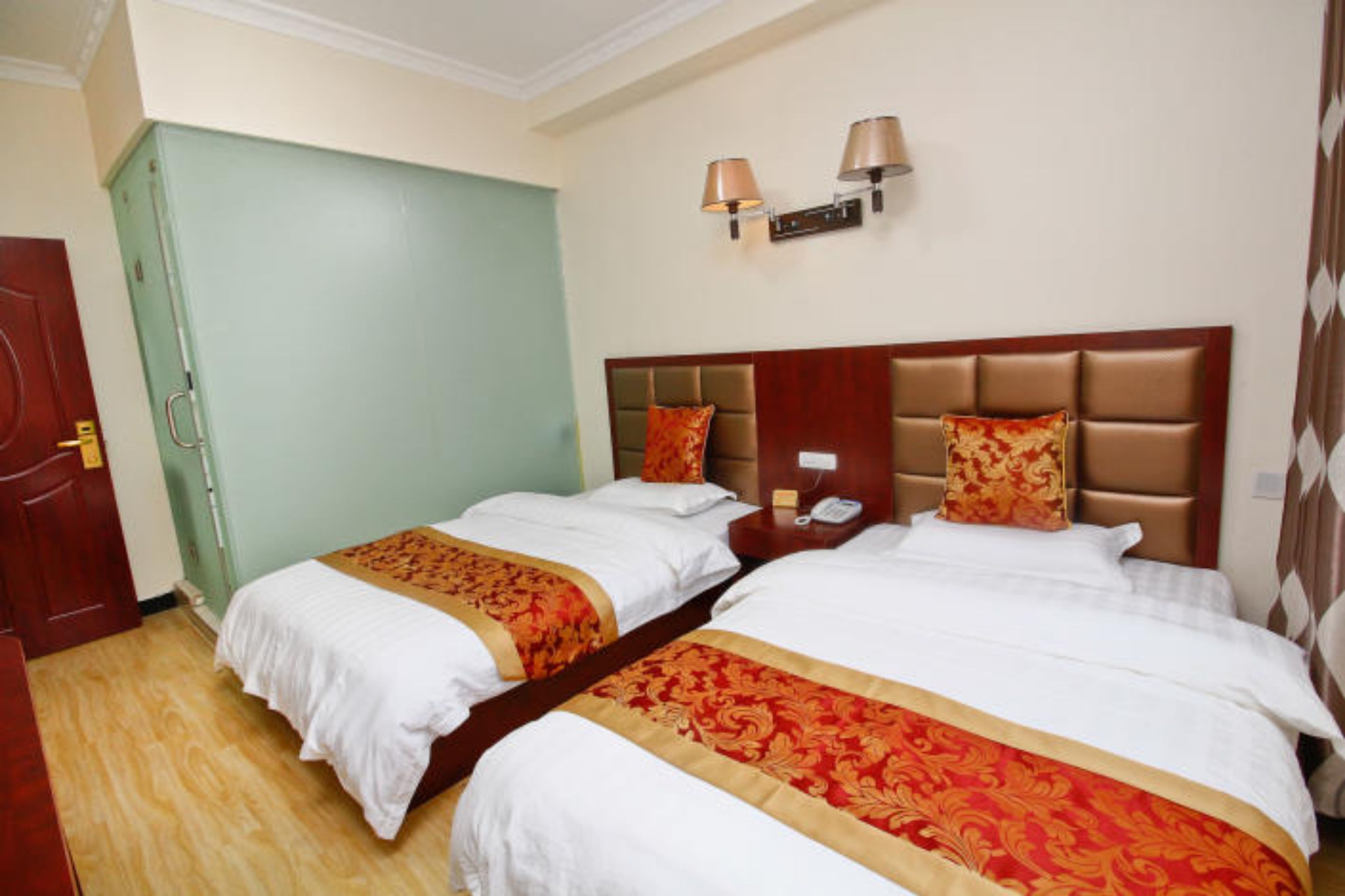 standard twin room | desk, blackout curtains, free wifi