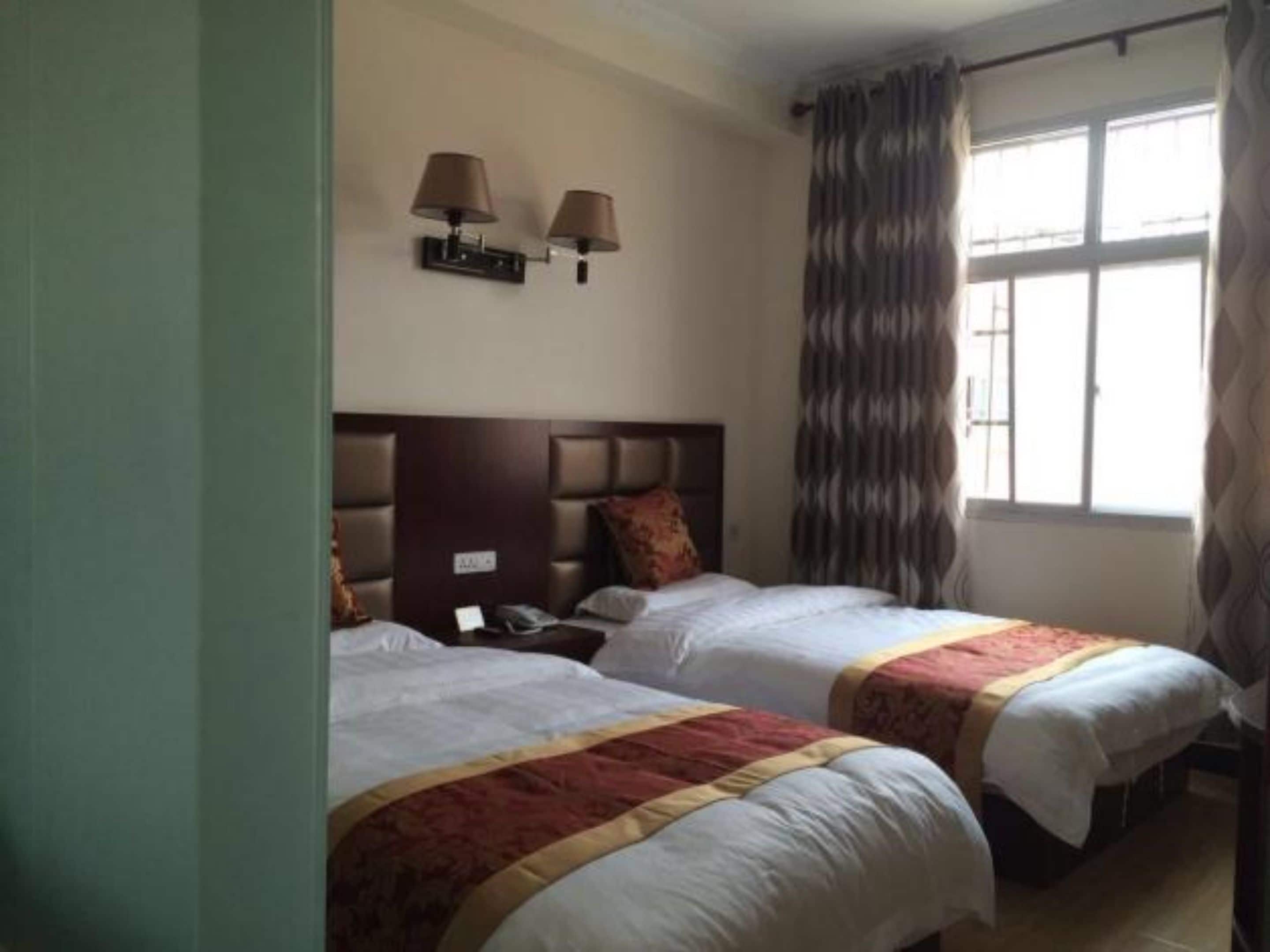 standard twin room | desk, blackout curtains, free wifi