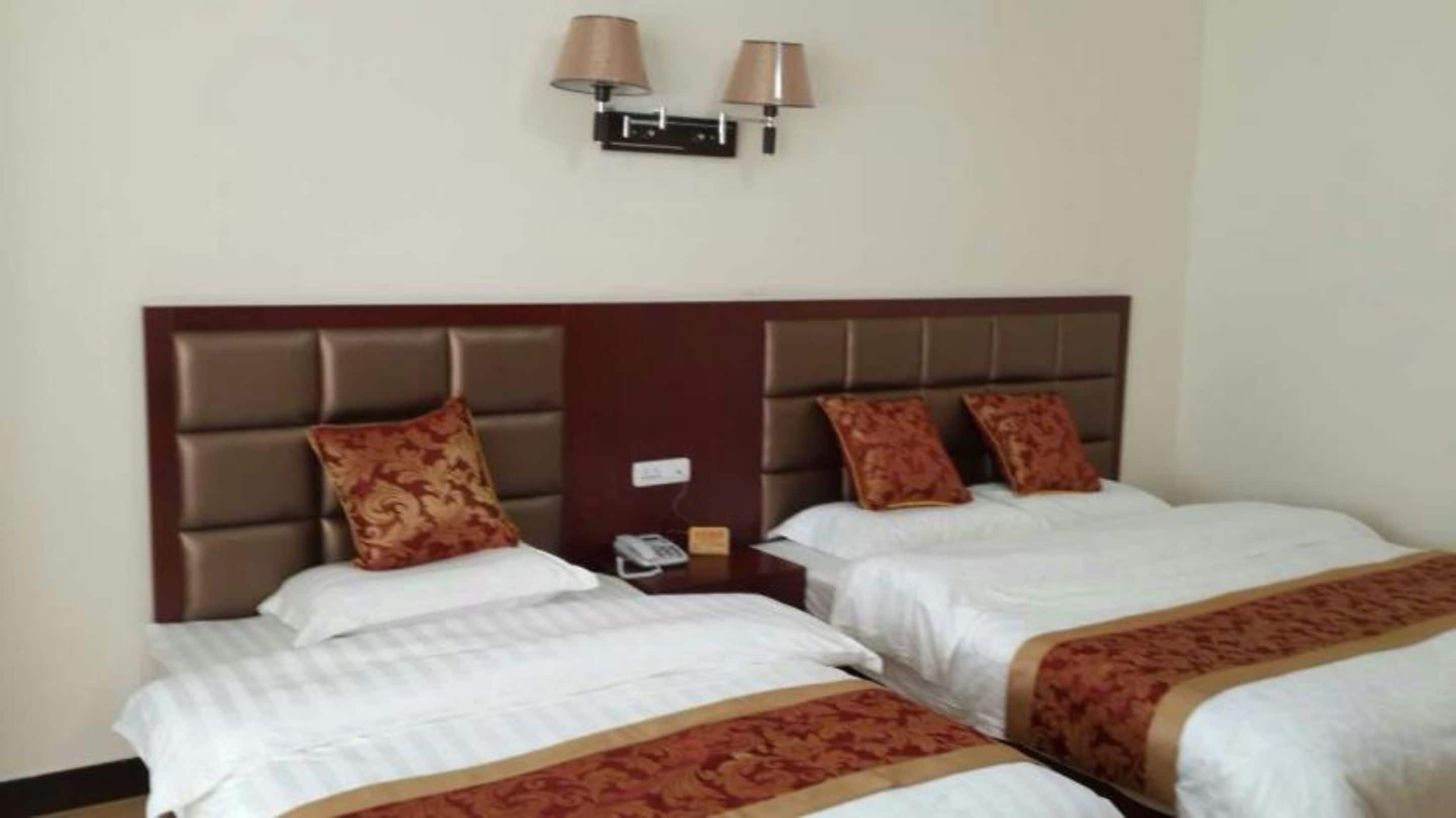 standard twin room | desk, blackout curtains, free wifi