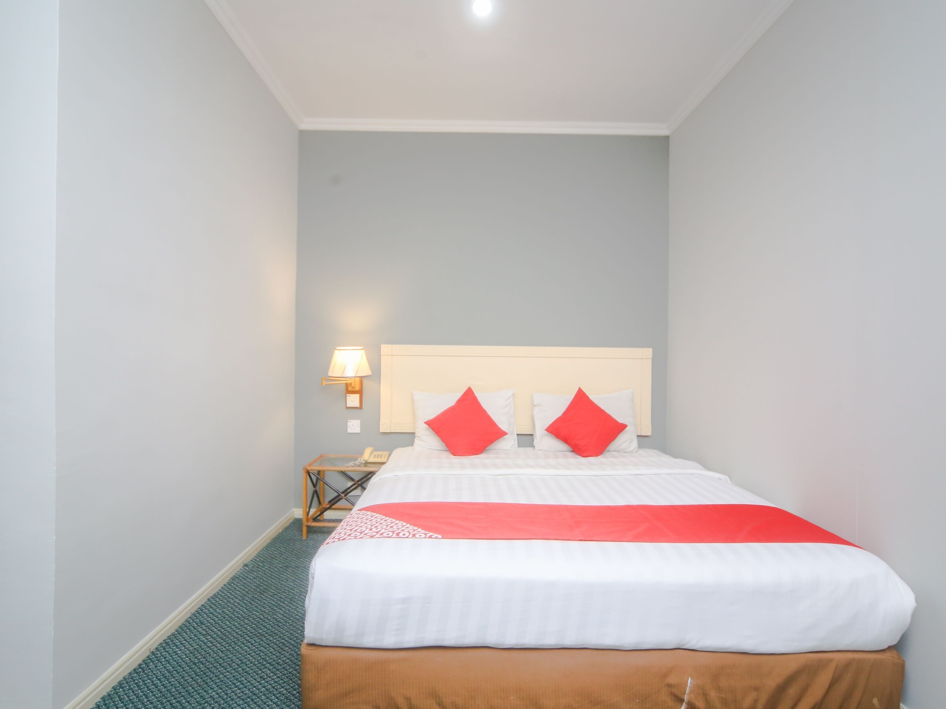 deluxe double room, 1 king bed | desk, free wifi