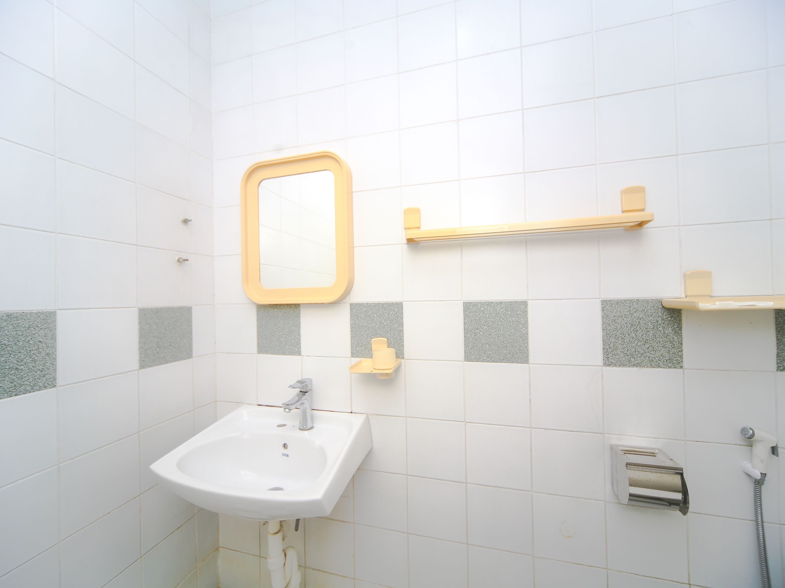 deluxe double room, 1 queen bed | bathroom | shower, bidet, towels, soap