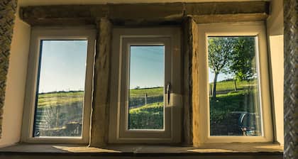 Ferme en pierre traditionnelle de luxe, vue imprenable