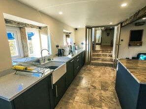 Fridge, microwave, oven, stovetop - Luxury traditional stone farmhouse, stunning views (Delph)