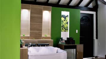 Deluxe Room | Down duvets, minibar, blackout curtains, free WiFi