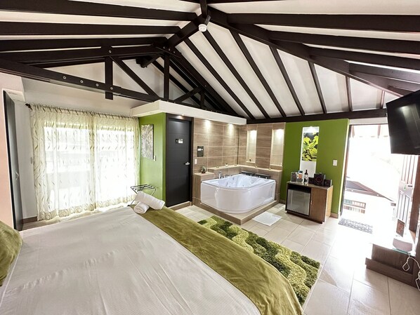 Deluxe Room | Down comforters, minibar, blackout drapes, free WiFi