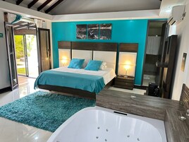 Cubrecamas, minibar, cortinas blackout y wifi gratis 