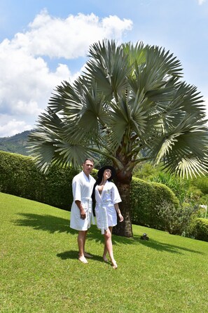 Turkish bath, hydrotherapy, aromatherapy, hot stone massages