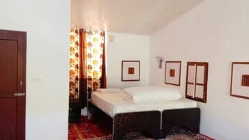 3 bedrooms, bed sheets