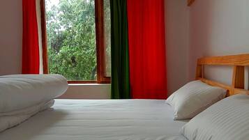 3 bedrooms, bed sheets