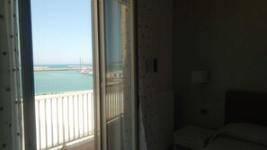Interior - Seaside Azure House within walking distance of downtown  (Vieste)